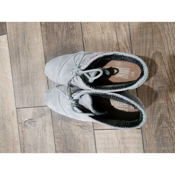 Toms Boots Womens 8 Desert Ankle Booties Grey Suede Round Toe Wedge Heels - Picture 5 of 10